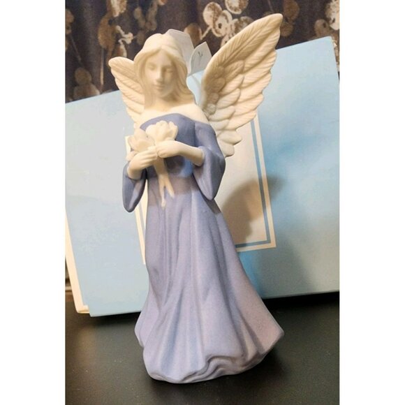 Wedgwood Angel Collection Angel w/ Bouquet Pattern Jasperware Ornament 4.5" - Picture 1 of 8